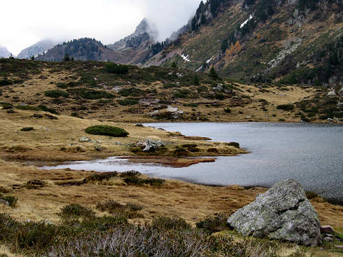 Lago delle Buse in alta Val Cadino al Manghen, Fiemme Lagorai