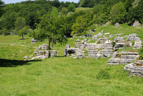 Valle delle Sfingi, Camposilvano, Velo Veronese, Parco Naturale Regionale dei monti Lessini