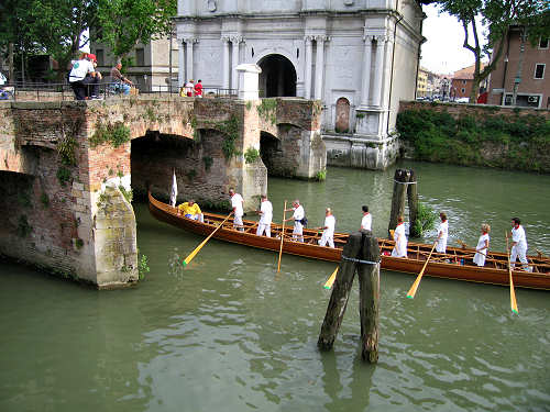 voga alla Veneta sul Piovego a Padova
