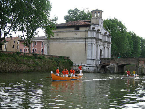 voga alla Veneta sul Piovego a Padova
