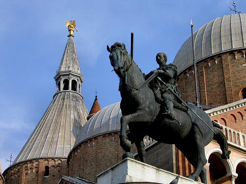 statua equestre di Bartolomeo Colleoni il Gattamelata di Donatello