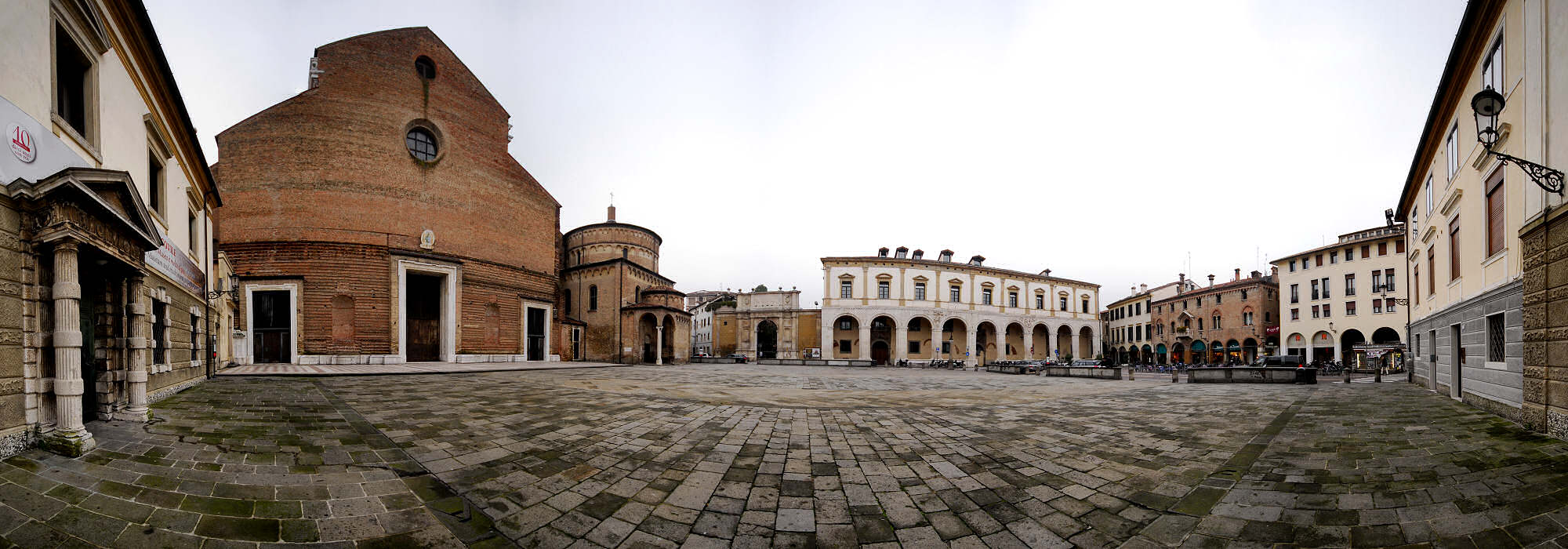Padova - piazza Duomo e Battistero