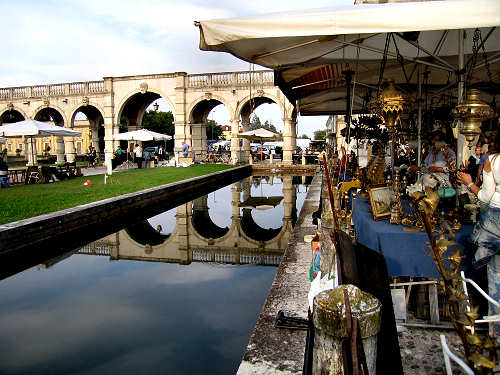 mercatino dell'antiquariato e robeveccie, ultima domenica del mese a Piazzola sul Brenta