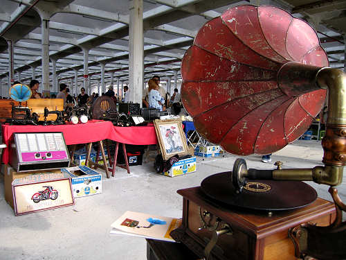 mercatino dell'antiquariato e robeveccie, ultima domenica del mese a Piazzola sul Brenta