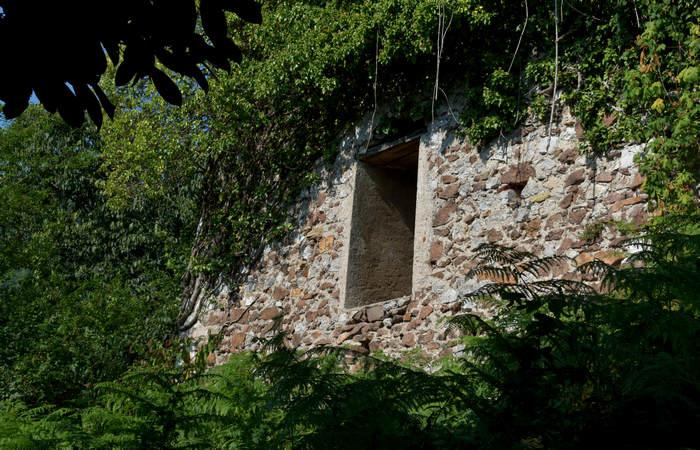Sentiero dell'Antica Pieve al Castello di Pievebelvicino a Torrebelvicino, Val Leogra Pasubio