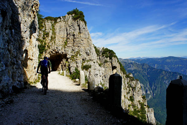 salita al rifugio Papa al Pasubio, strada Scarubbi strada Eroi