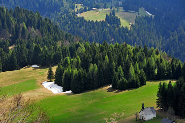 Cordogn&egrave;, prati San Giovanni, Val Noana Mezzano