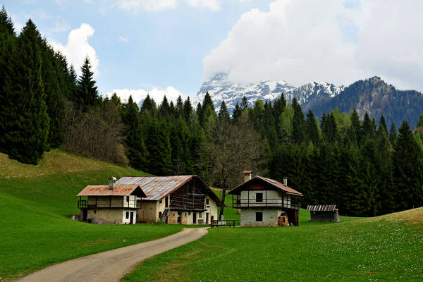Cordogn&egrave;, prati San Giovanni, Val Noana Mezzano