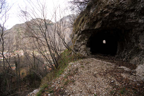 sentiero del Vu da Londa di Valstagna al Col d'Astiago nell'Altopiano di Asiago