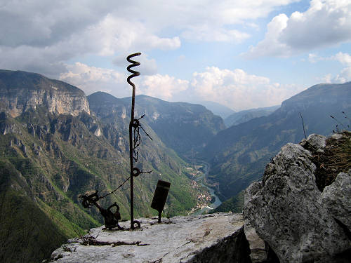 sentiero del Vu da Londa di Valstagna al Col d'Astiago nell'Altopiano di Asiago