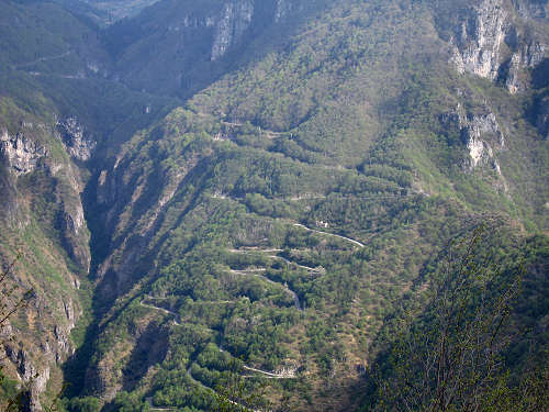 sentiero del Vu da Londa di Valstagna al Col d'Astiago nell'Altopiano di Asiago