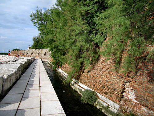 Forte San Felice - diga foranea Murazzi a Sottomarina di Chioggia - Venezia