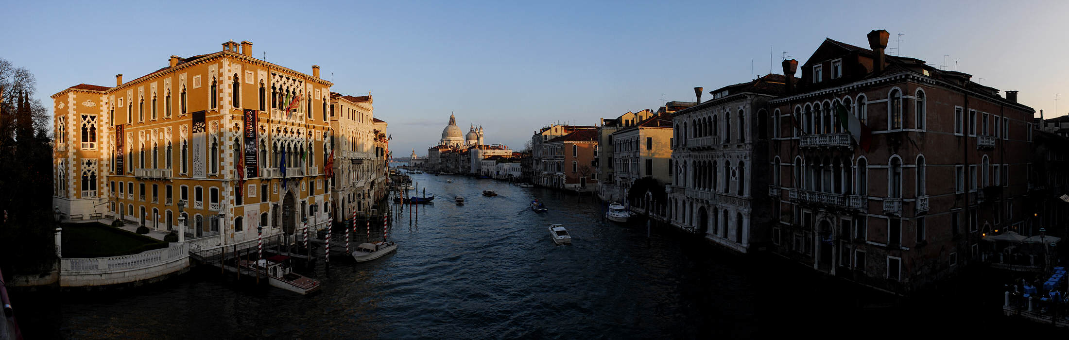 ponte dell'Accademia sul Canal Grande a Venezia