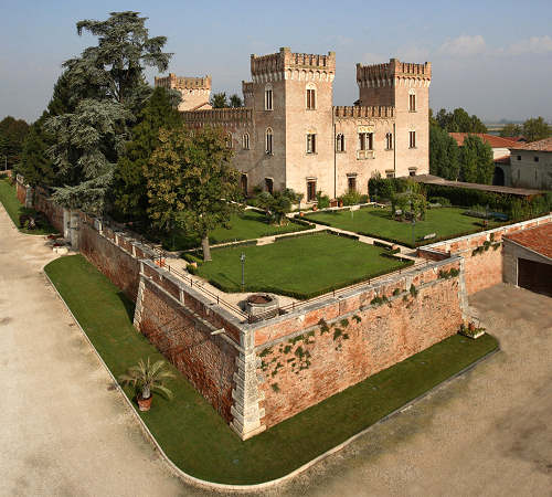 Castello di Bevilacqua, esterno