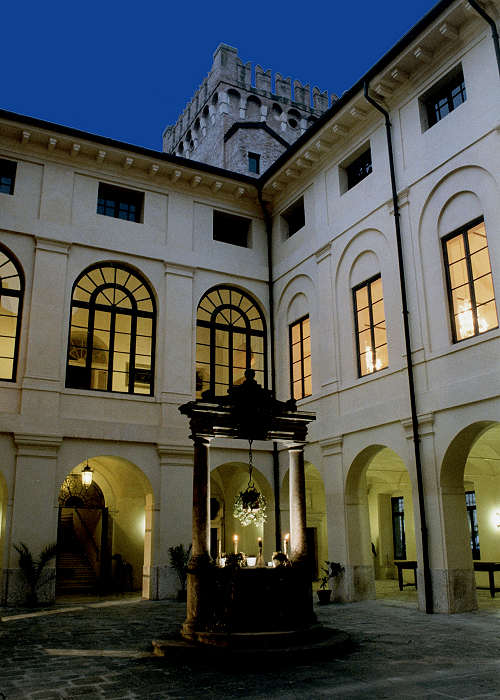 Castello di Bevilacqua, corte interna