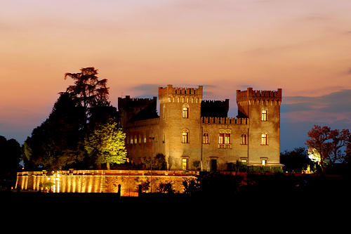 Castello di Bevilacqua, notturno
