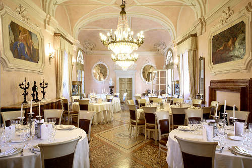 Castello di Bevilacqua, sala rosa